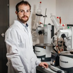 Pavel Petunin, docent na Výskumnej škole chemických a biomedicínskych technológií (v rámci Tomskej polytechnickej univerzity)