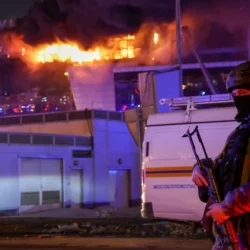Požiar, ktorý po teroristickom útoku zachvátil Crocus City Hall
