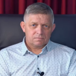 Robert Fico 4