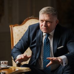 Robert Fico počas rozhovoru s Dagom Danišom