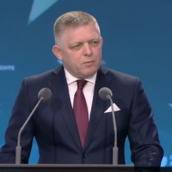 Slovenský premiér Robert Fico počas príhovoru na konferencii CPAC v Budapešti 29.5.2025