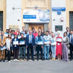 Účastníci Medzinárodnej letnej školy rádiochémie, organizovanej na pôde Fakulty chémie Moskovskej štátnej univerzity M. V. Lomonosova