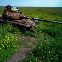 Ukrainian tank on the road M03 to Izium, Ukraine. Since the beginning of the war, the Russians have constantly bombed Izium, destroying and damaging 80 percent of the infrastructure. 
Izium, UKRAINE-17/06/2023//YANMORVAN_Sipa.06181/Credit:Yan Morvan/SIPA/2306201224,Image: 784344925, License: Rights-managed, Restrictions: , Model Release: no, Credit line: Profimedia