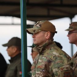 Uprostred vojenský atašé na veľvyslanectve USA v Minsku podplukovník Bryan Shoupe sleduje rusko-bieloruské manévre Západ 2025