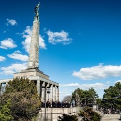 Z pietneho aktu na Slavíne 8. apríla 2026